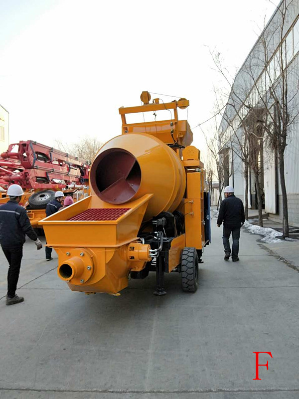 攪拌拖泵,混凝土泵,青科重工 攪拌拖泵,混凝土泵,青科重工