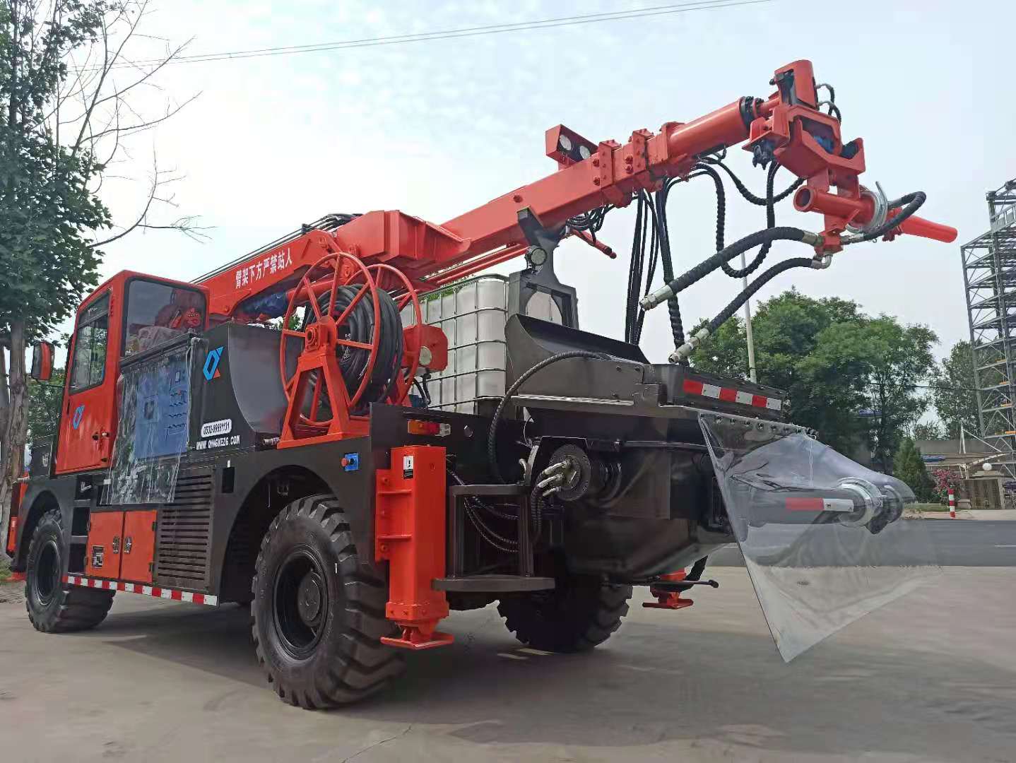 混凝土泵 青科重工 濕噴臺車 混凝土泵 青科重工 濕噴臺車