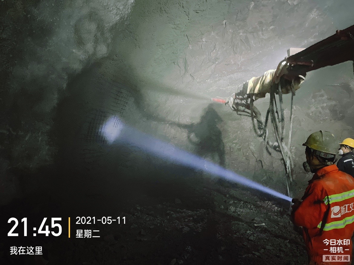 混凝土泵 青科重工 濕噴臺車 混凝土泵 青科重工 濕噴臺車