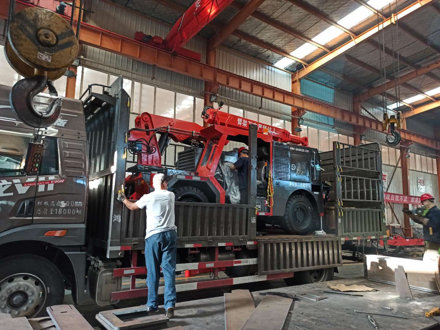 混凝土泵 濕噴臺車 青科重工 混凝土泵 濕噴臺車 青科重工
