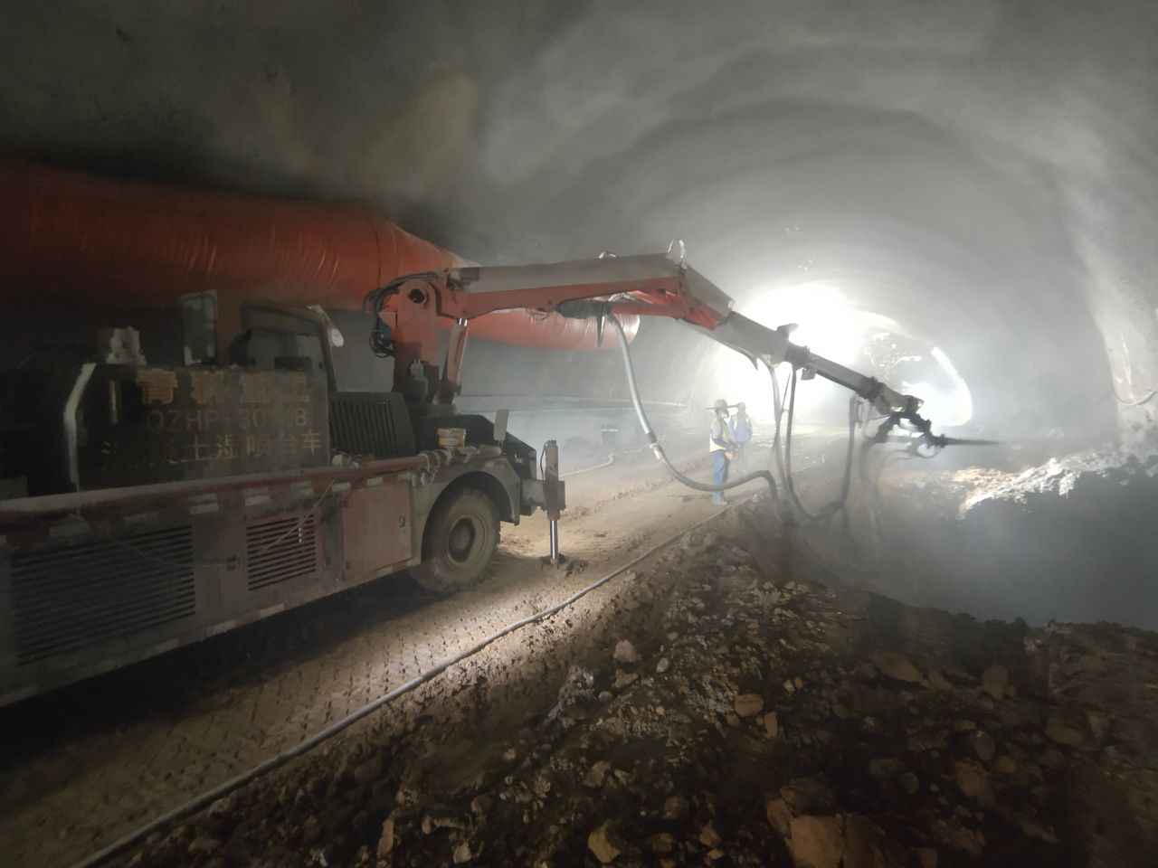 濕噴臺(tái)車 青科重工 混凝土泵 濕噴臺(tái)車 青科重工 混凝土泵